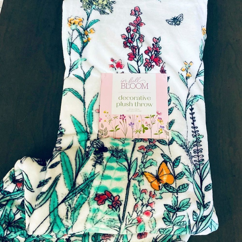 Plush Butterfly Garden Floral Throw Blanket